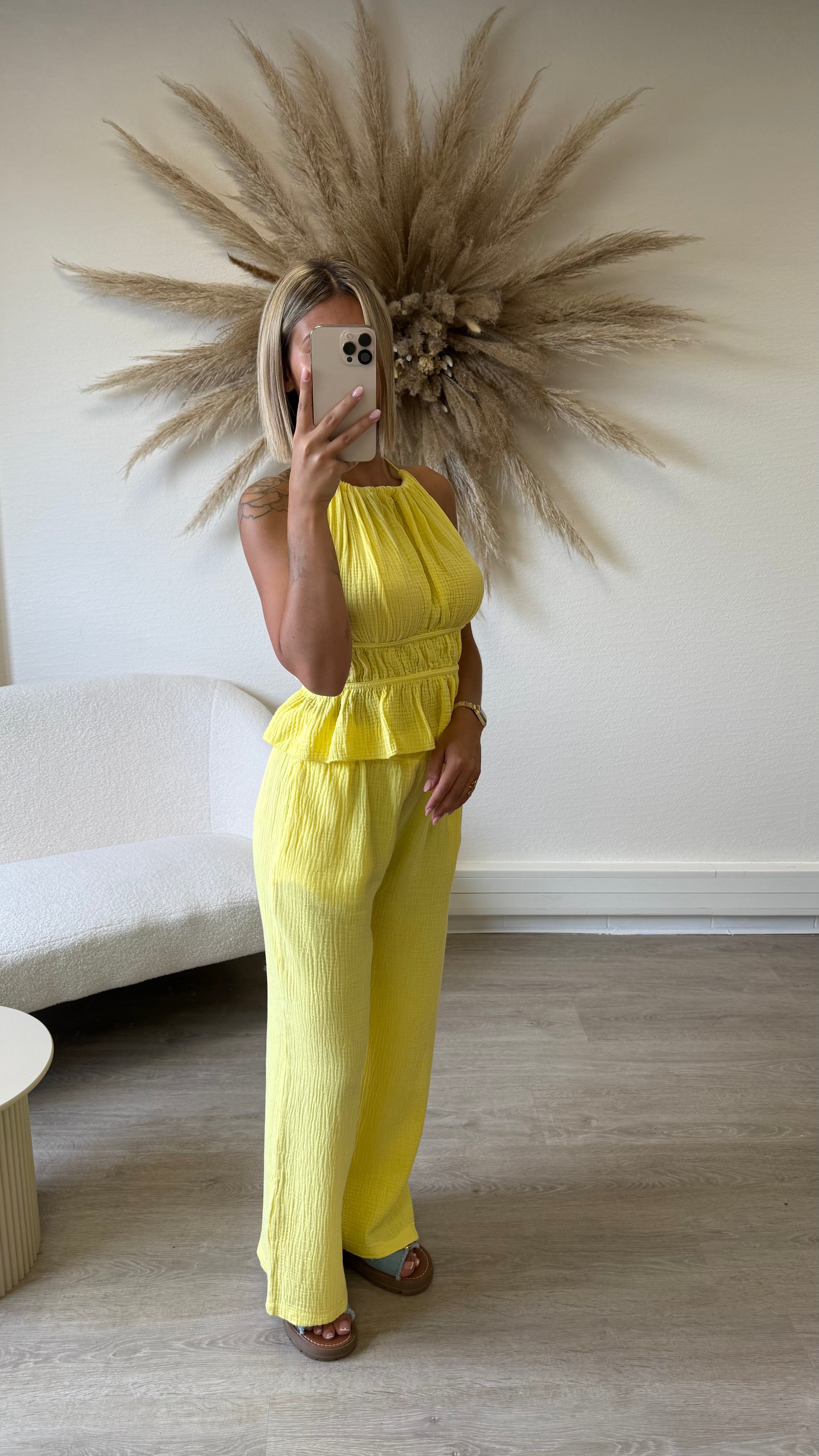 Ensemble jaune
