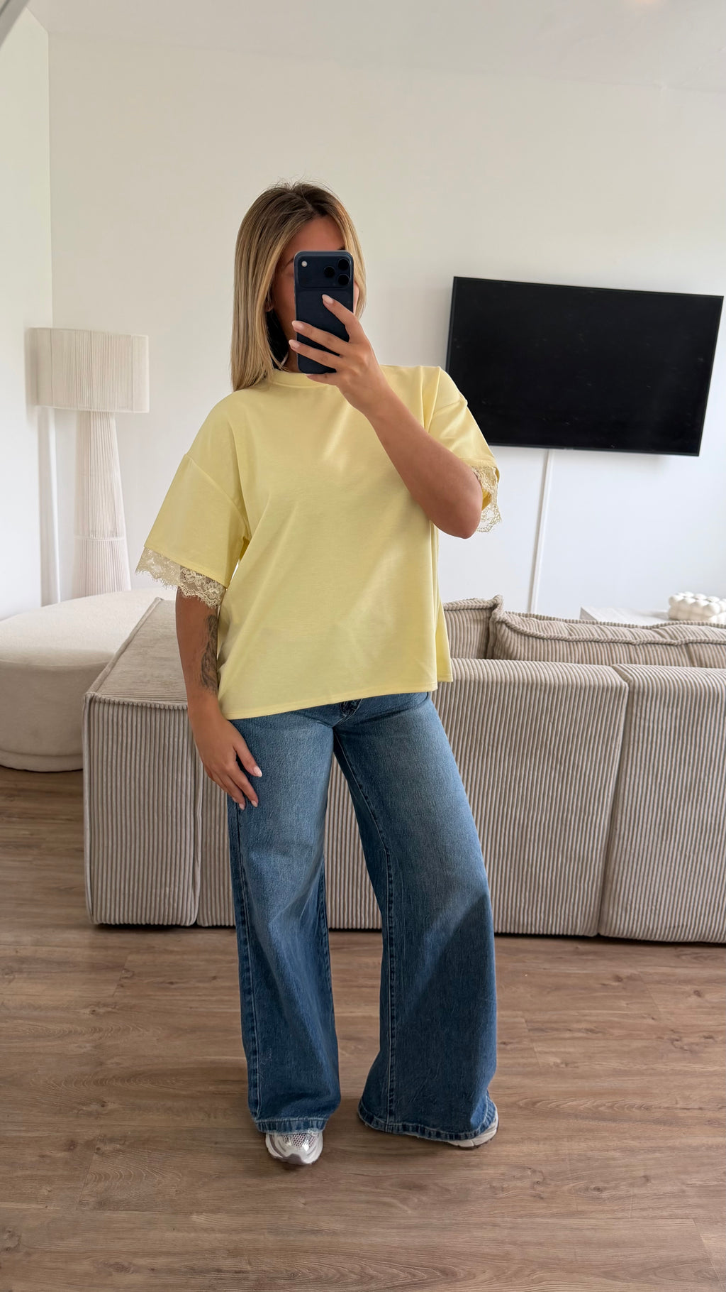 Haut dentelle jaune