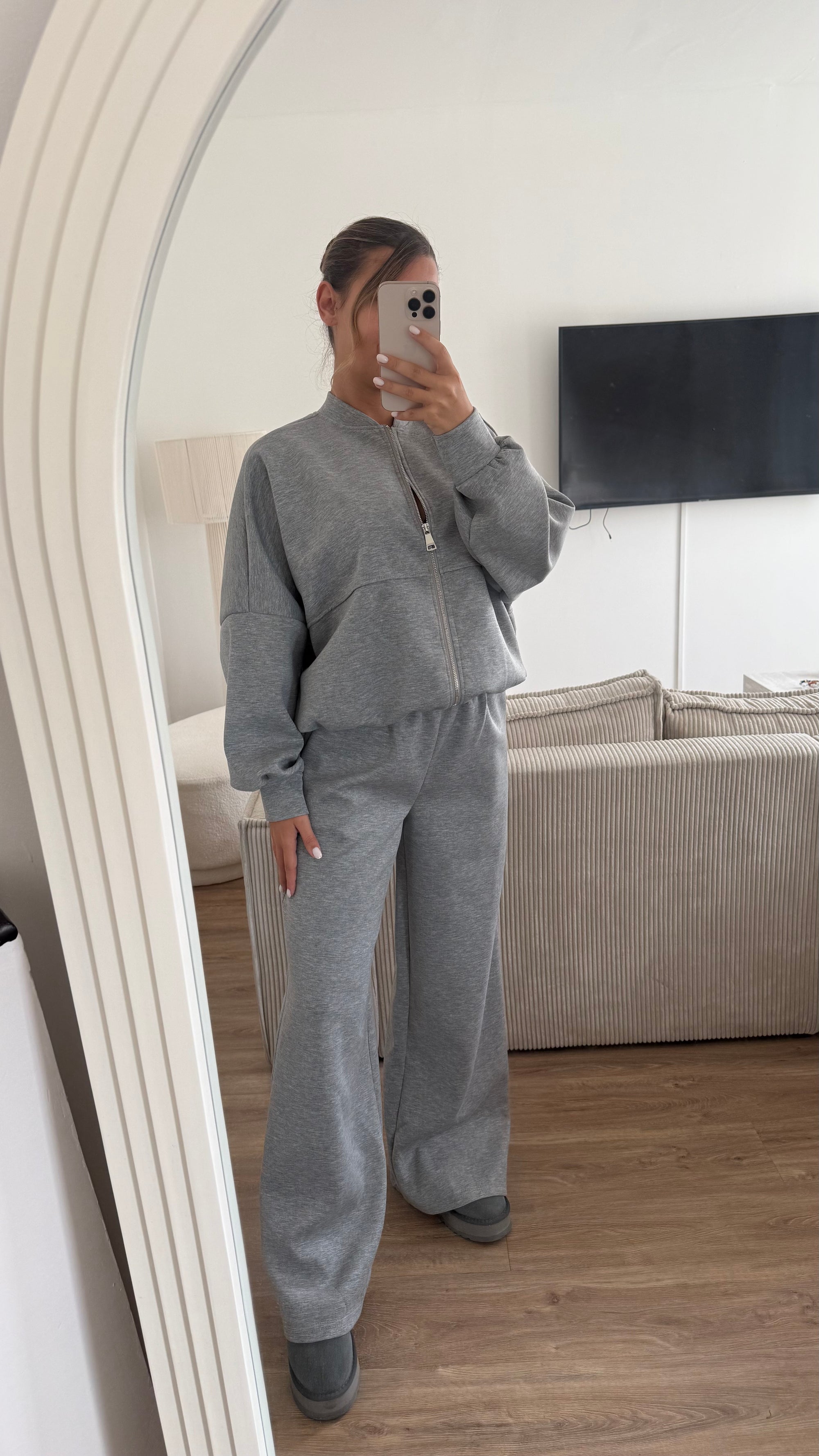 Ensemble gris