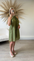 Robe verte dos nu