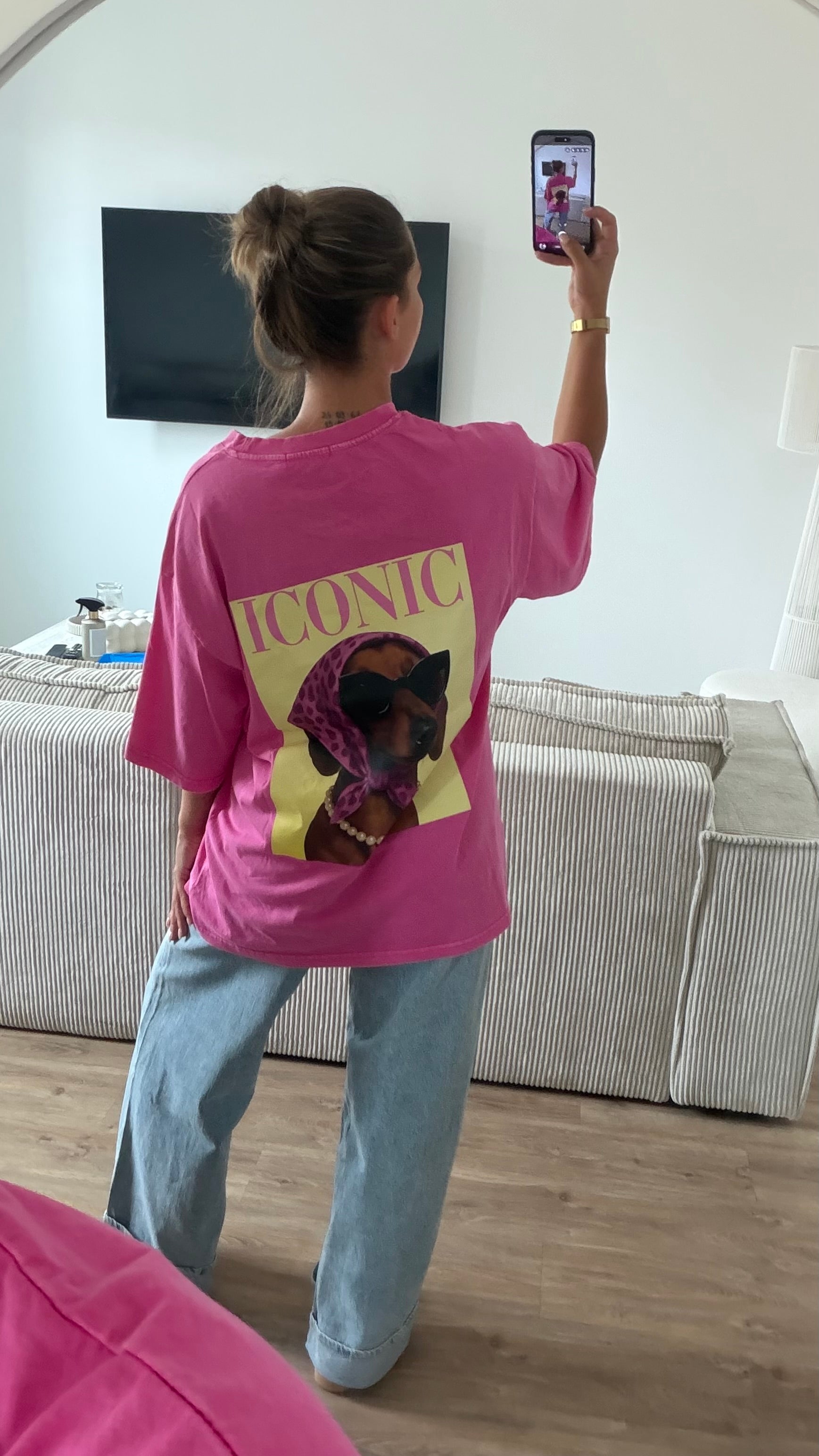Iconic teckel rose