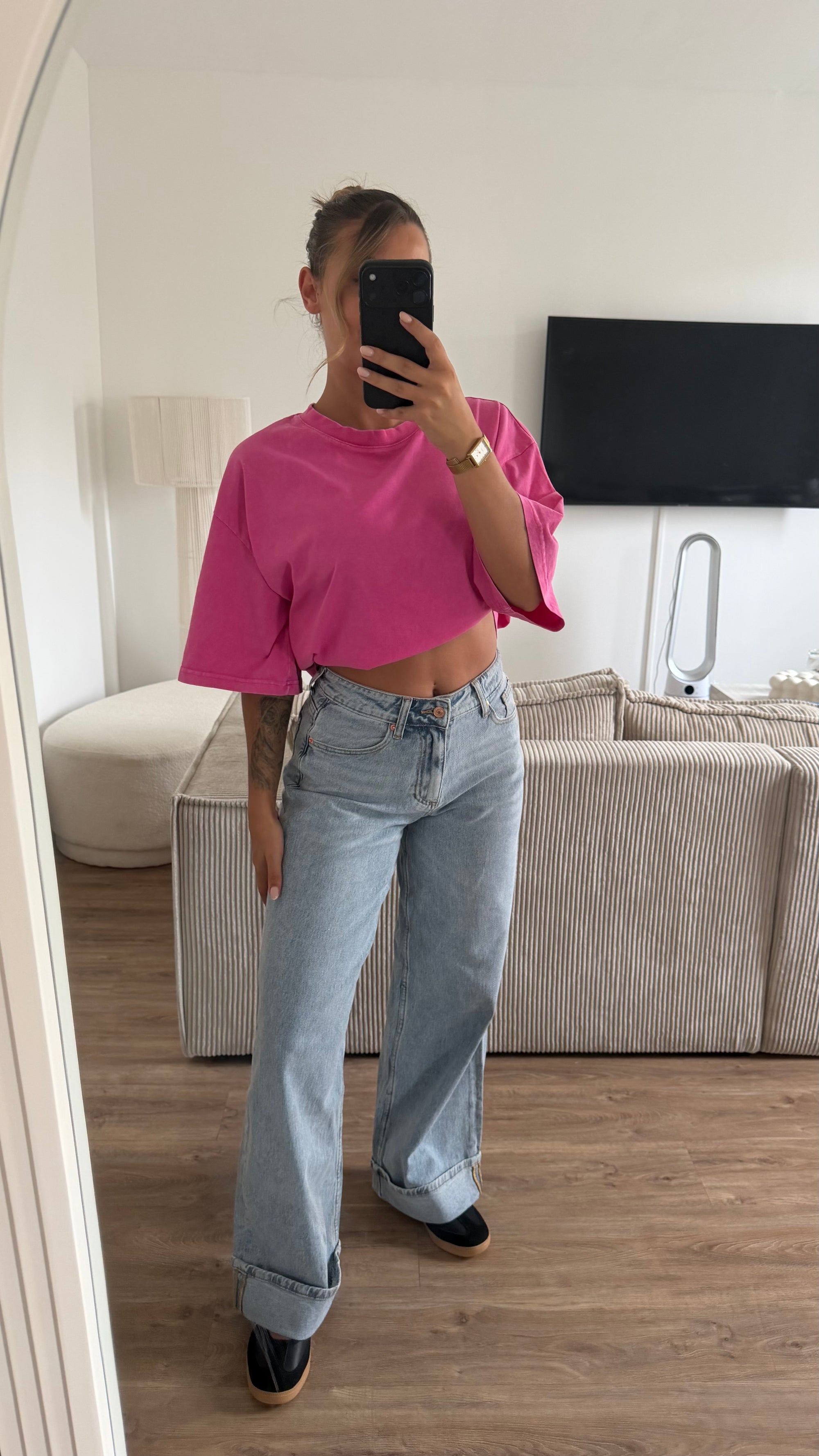 Iconic teckel rose