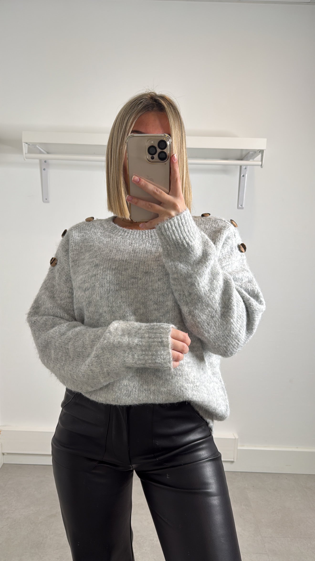 Pull gris