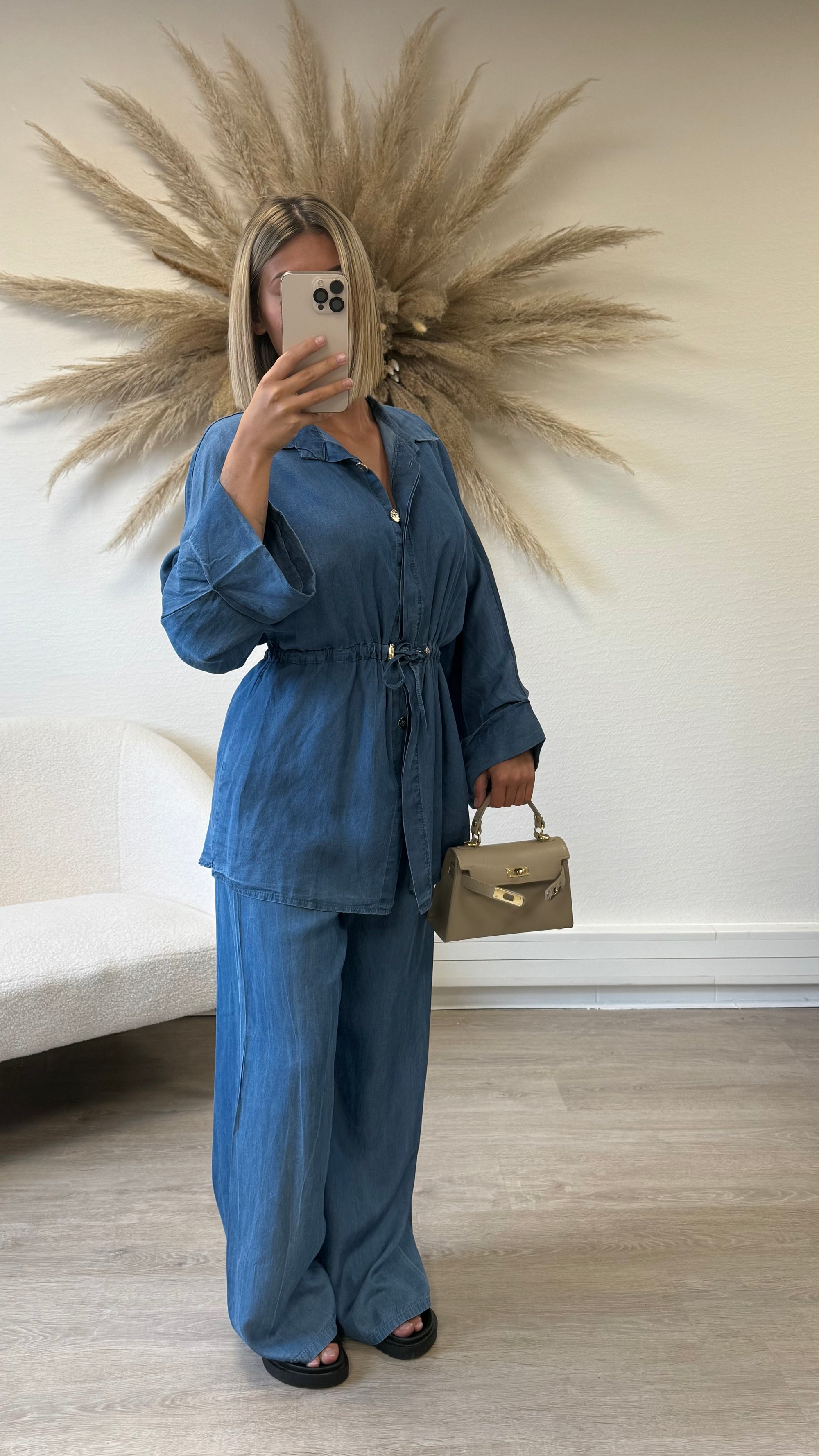 Ensemble bleu fluide