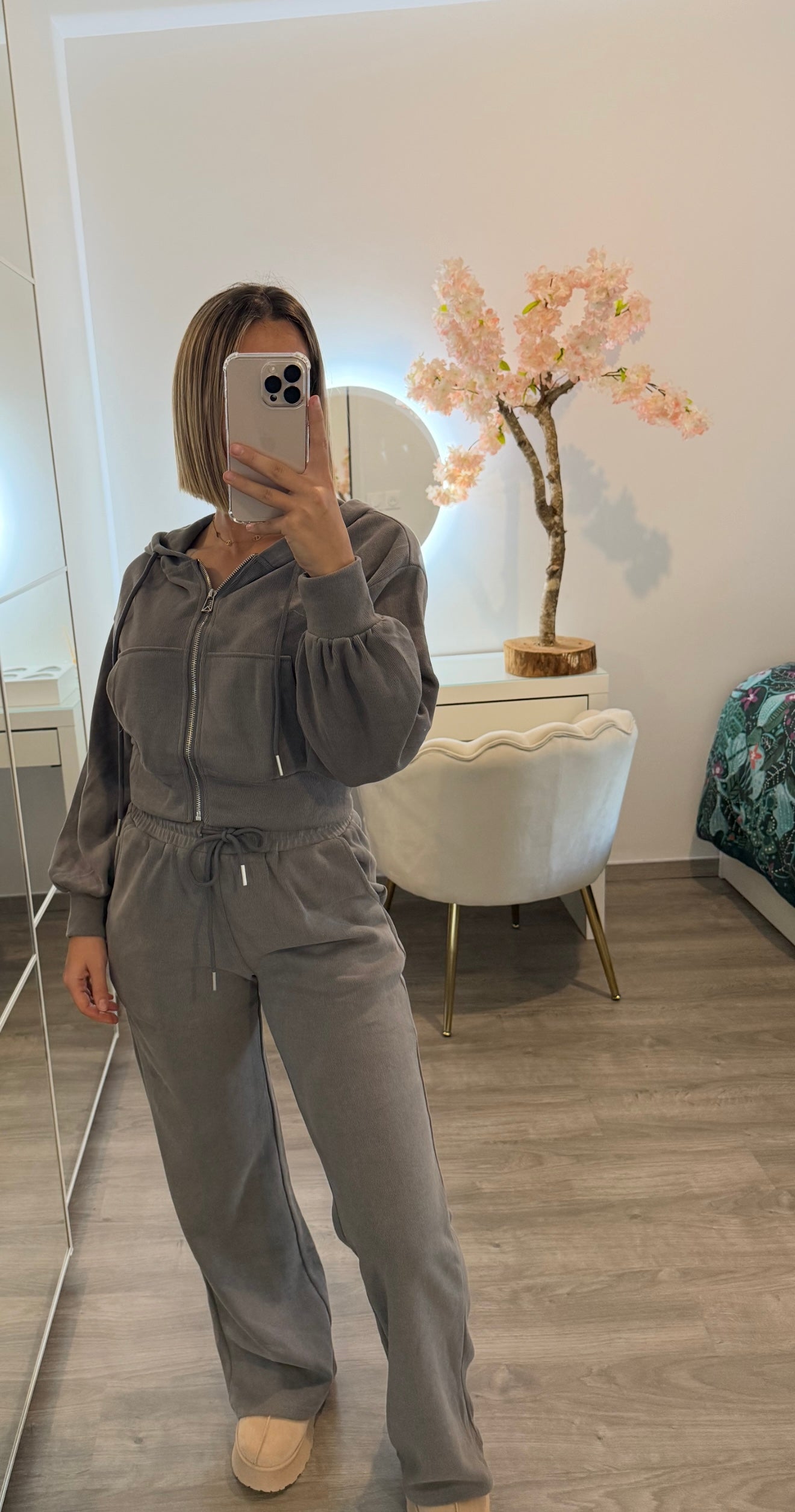 Ensemble de jogging gris