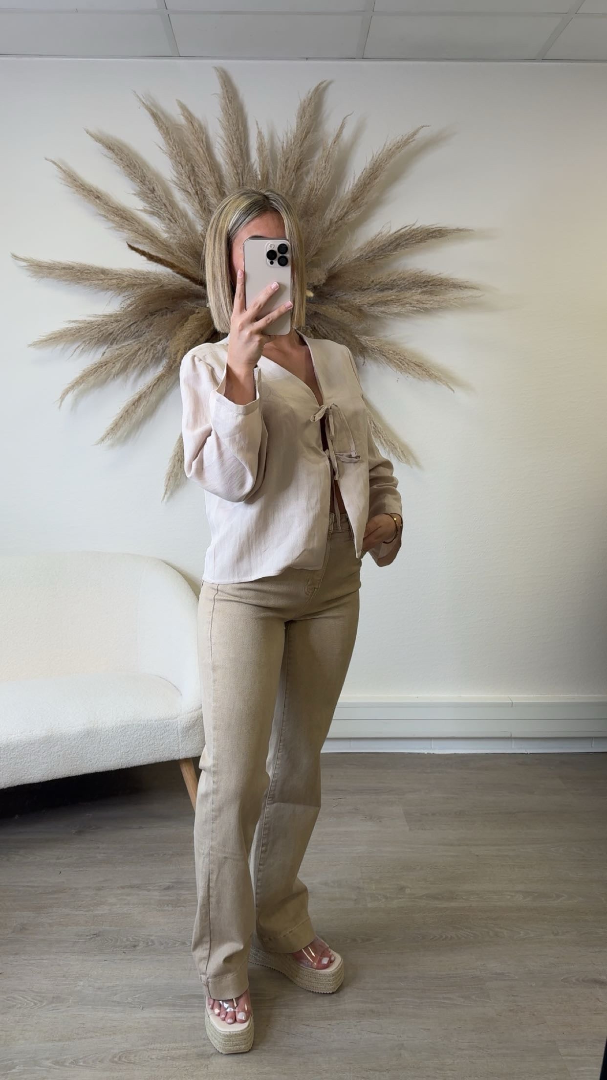 Haut à noeud beige