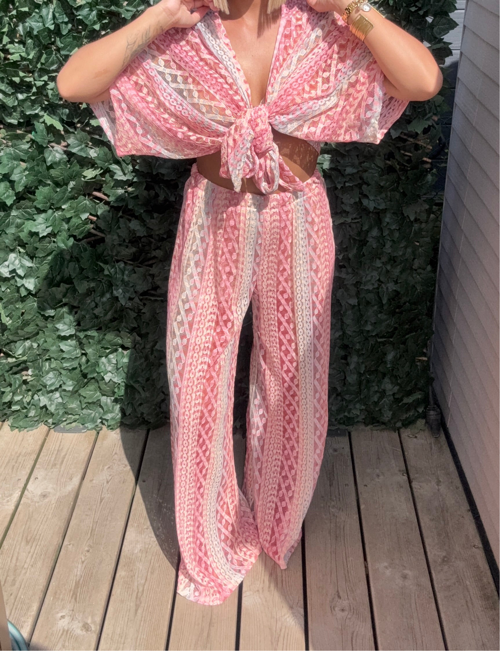 Ensemble Julia rose